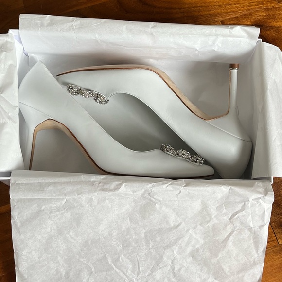 MANOLO BLAHNIK Hangisi Crystal Buckle Pump Leather, NEW - Picture 11 of 14